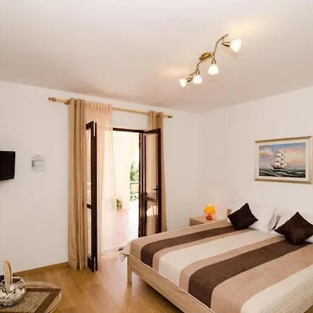 公寓 Barbara - Comfort With Terrace And Sea View Br 1 米利尼