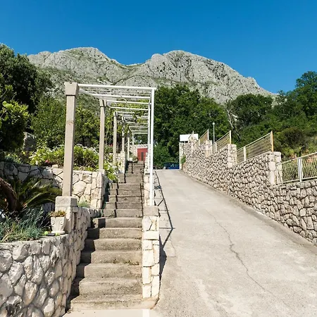 Barbara - Comfort With Terrace And Sea View 3 Adults Apartment Mlini
